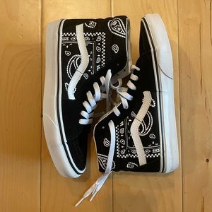 Vans Sk8-Hi Top Sneaker US W 7 - Like New
